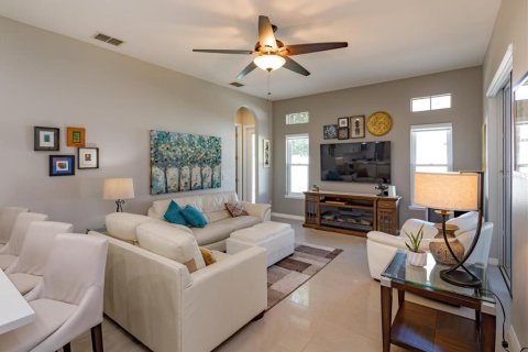 Villa ou maison à vendre à Orlando, Floride: 4 chambres, 212.28 m2 № 2400349 - photo 16