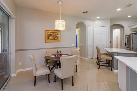 Villa ou maison à vendre à Orlando, Floride: 4 chambres, 212.28 m2 № 2400349 - photo 13