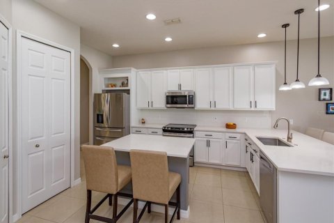 Villa ou maison à vendre à Orlando, Floride: 4 chambres, 212.28 m2 № 2400349 - photo 11