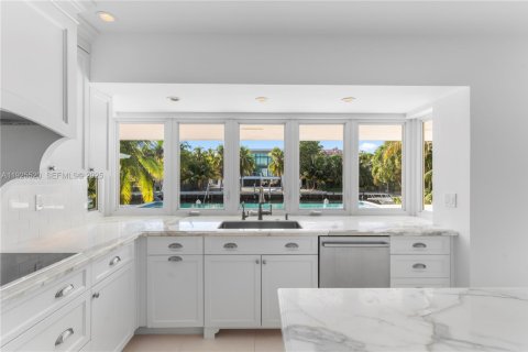 Casa en venta en Coral Gables, Florida, 4 dormitorios, 251.67 m2 № 1984522 - foto 7