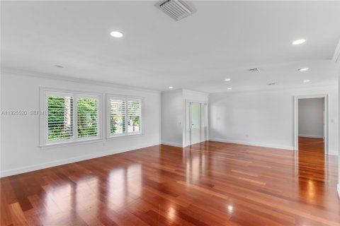 Casa en venta en Coral Gables, Florida, 4 dormitorios, 251.67 m2 № 1984522 - foto 4