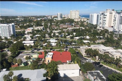 Condo in Pompano Beach, Florida, 2 bedrooms № 2260480 - photo 17