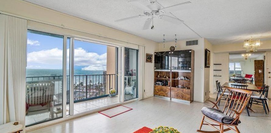 Condo in Pompano Beach, Florida, 2 bedrooms № 2260480