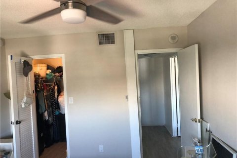Condo in Pompano Beach, Florida, 2 bedrooms № 2260480 - photo 18
