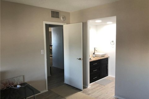 Condo in Pompano Beach, Florida, 2 bedrooms № 2260480 - photo 19