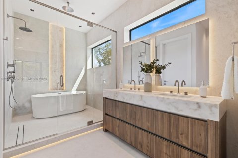 Купить таунхаус в Майами, Флорида 4 спальни, 243.78м2, № 2068958 - фото 25