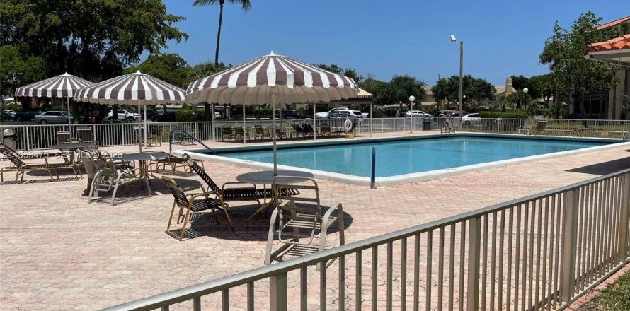 Condominio en North Lauderdale, Florida, 1 dormitorio  № 2025852