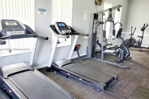 Condominio en alquiler en North Lauderdale, Florida, 1 dormitorio, 77.11 m2 № 2025852 - foto 8