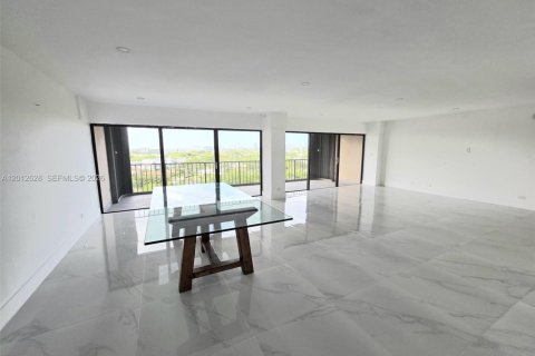 Copropriété à louer à Miami, Floride: 2 chambres, 181.16 m2 № 2076074 - photo 8