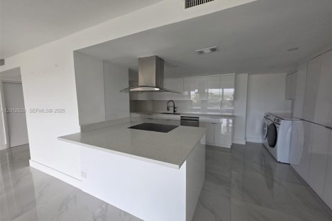 Copropriété à louer à Miami, Floride: 2 chambres, 181.16 m2 № 2076074 - photo 6