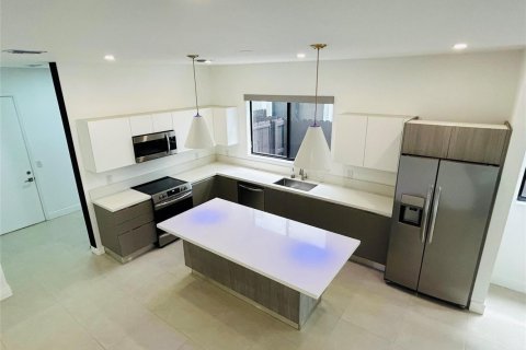 Townhouse in Fort Lauderdale, Florida 3 bedrooms, 235.79 sq.m. № 2086852 - photo 3