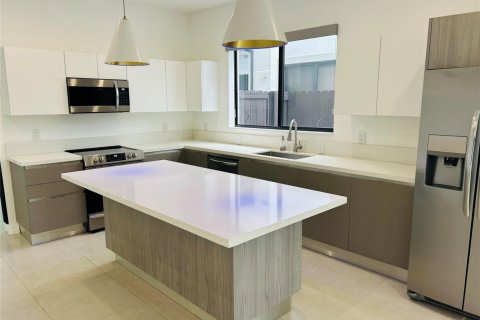 Townhouse in Fort Lauderdale, Florida 3 bedrooms, 235.79 sq.m. № 2086852 - photo 2