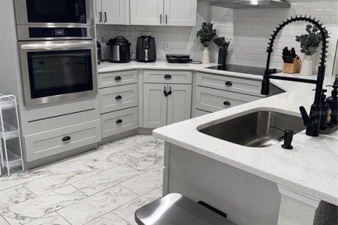Casa en venta en Kissimmee, Florida, 3 dormitorios, 142.51 m2 № 1782368 - foto 8
