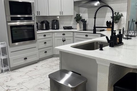 Casa en venta en Kissimmee, Florida, 3 dormitorios, 142.51 m2 № 1782368 - foto 2