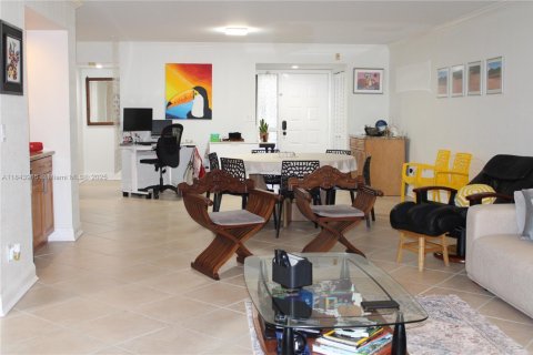 Condominio en venta en Weston, Florida, 2 dormitorios, 128.39 m2 № 2088506 - foto 3