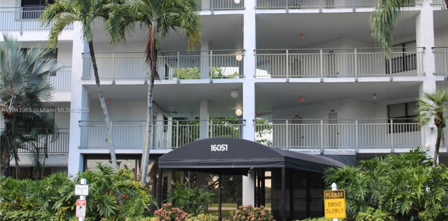 Condominio en Weston, Florida, 2 dormitorios  № 2088506