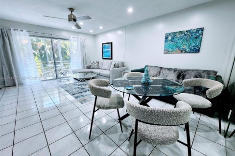 Copropriété à vendre à Hallandale Beach, Floride: 1 chambre, 77.11 m2 № 1999041 - photo 3