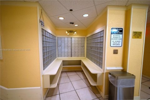 Condominio en venta en Pembroke Pines, Florida, 1 dormitorio, 68.75 m2 № 1823811 - foto 22