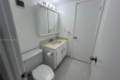 Condominio en venta en Pembroke Pines, Florida, 1 dormitorio, 68.75 m2 № 1823811 - foto 11