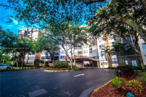 Condominio en venta en Pembroke Pines, Florida, 1 dormitorio, 68.75 m2 № 1823811 - foto 17