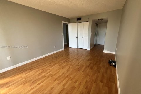 Condominio en venta en Pembroke Pines, Florida, 1 dormitorio, 68.75 m2 № 1823811 - foto 7