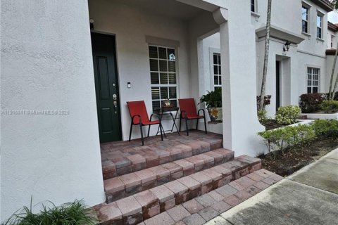 Touwnhouse à vendre à Miami, Floride: 5 chambres, 214.79 m2 № 1970781 - photo 5