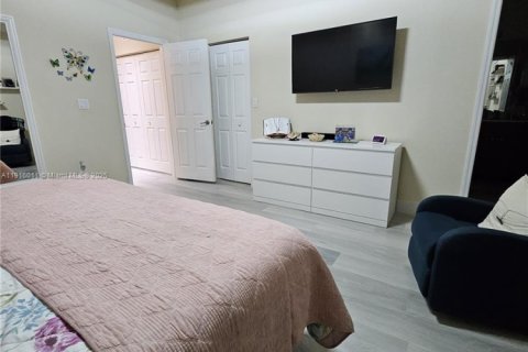 Touwnhouse à vendre à Miami, Floride: 5 chambres, 214.79 m2 № 1970781 - photo 11