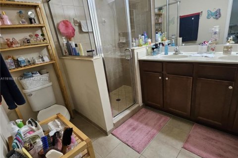 Touwnhouse à vendre à Miami, Floride: 5 chambres, 214.79 m2 № 1970781 - photo 13