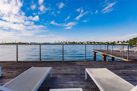 Condo in Miami Beach, Florida, 1 bedroom № 1965027 - photo 10