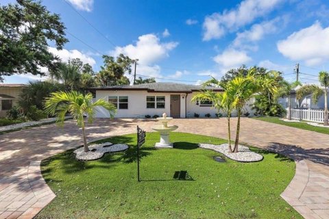 Casa en Saint Petersburg, Florida 3 dormitorios, 154.59 m2 № 2113277