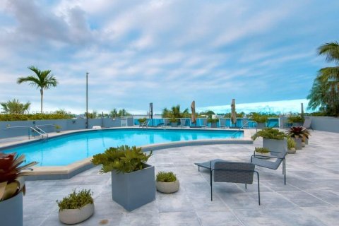 Condo in North Bay Village, Florida, 2 bedrooms  № 1999351 - photo 15