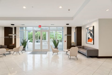 Condo in North Bay Village, Florida, 2 bedrooms  № 1999351 - photo 10