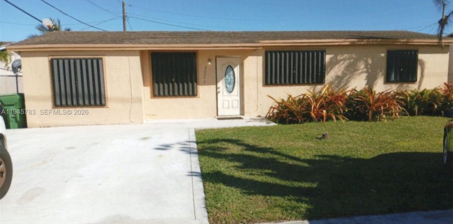 Дом в Майами, Флорида 4 спальни, 101.17м2 № 2003190