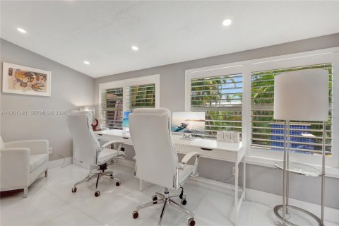 Купить виллу или дом в Уилтон-Мэнорс, Флорида 3 спальни, 124.86м2, № 2006382 - фото 5