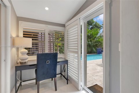 Купить виллу или дом в Уилтон-Мэнорс, Флорида 3 спальни, 124.86м2, № 2006382 - фото 16