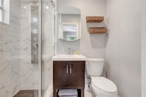 Купить виллу или дом в Уилтон-Мэнорс, Флорида 3 спальни, 124.86м2, № 2006382 - фото 13