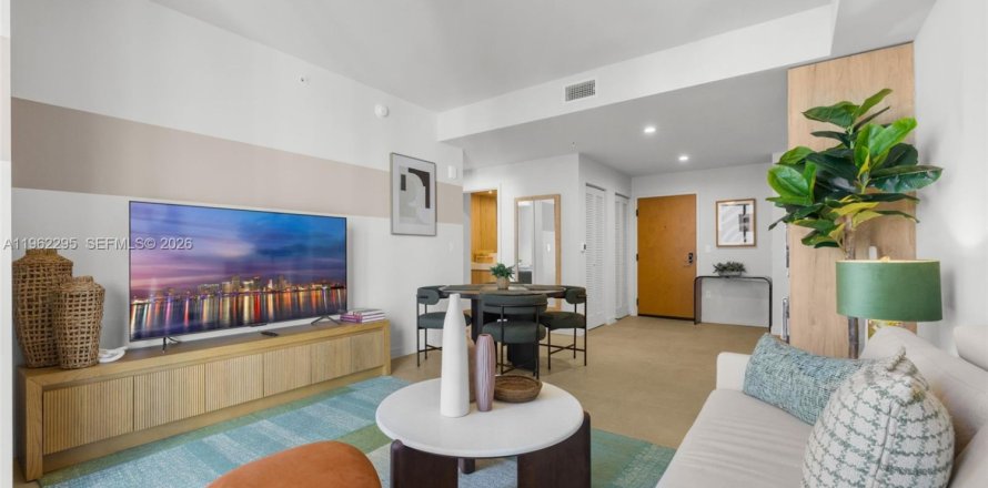 Condominio en Miami, Florida, 1 dormitorio  № 2026409
