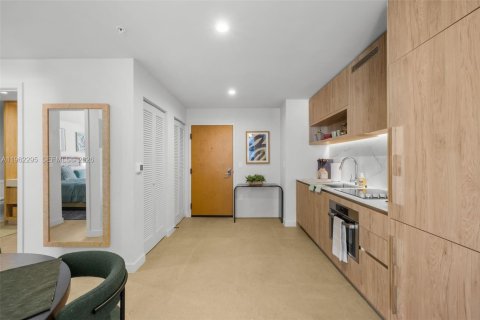 Condominio en alquiler en Miami, Florida, 1 dormitorio № 2026409 - foto 9