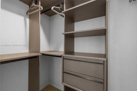 Condominio en alquiler en Miami, Florida, 1 dormitorio № 2026409 - foto 17