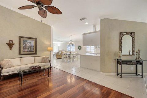 House in Sarasota, Florida 2 bedrooms, 157.28 sq.m. № 1884368 - photo 4