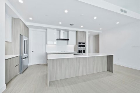Снять в аренду кондоминиум в Сарасота, Флорида 4 комнаты, 169.83м2, № 2096306 - фото 8