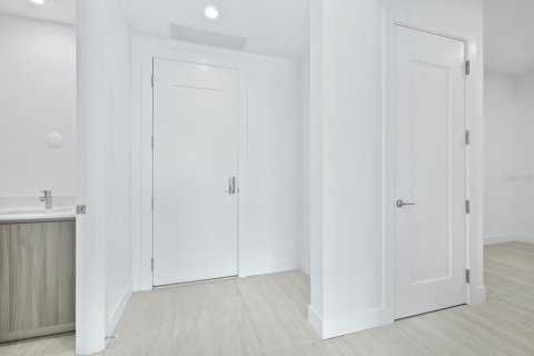 Снять в аренду кондоминиум в Сарасота, Флорида 4 комнаты, 169.83м2, № 2096306 - фото 15