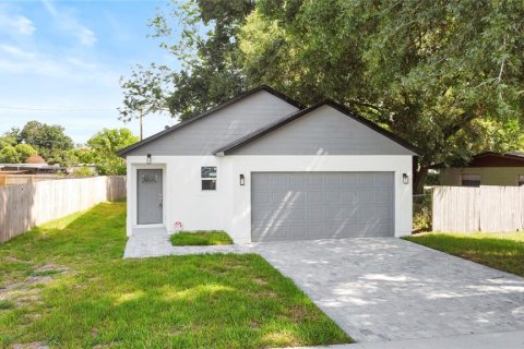 House in Orlando, Florida 3 bedrooms, 147.53 sq.m. № 1829672 - photo 1