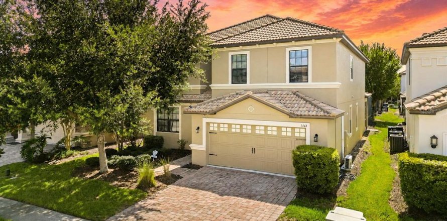 Casa en Davenport, Florida 6 dormitorios, 310.2 m2 № 2199789