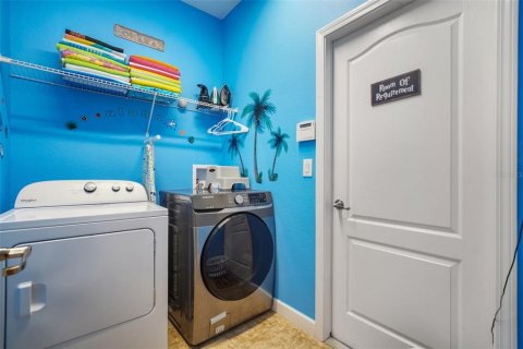 Casa en venta en Davenport, Florida, 6 dormitorios, 310.2 m2 № 2199789 - foto 28