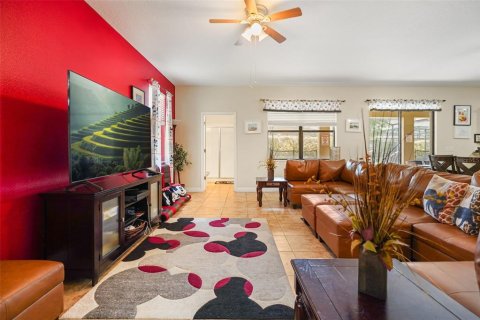 Casa en venta en Davenport, Florida, 6 dormitorios, 310.2 m2 № 2199789 - foto 2