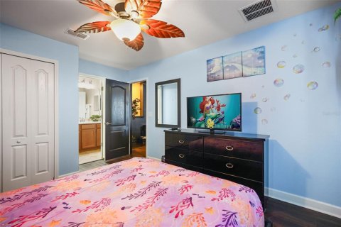 Casa en venta en Davenport, Florida, 6 dormitorios, 310.2 m2 № 2199789 - foto 15