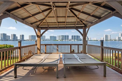 Condominio en venta en Sunny Isles Beach, Florida, 2 dormitorios, 116.59 m2 № 2031128 - foto 20