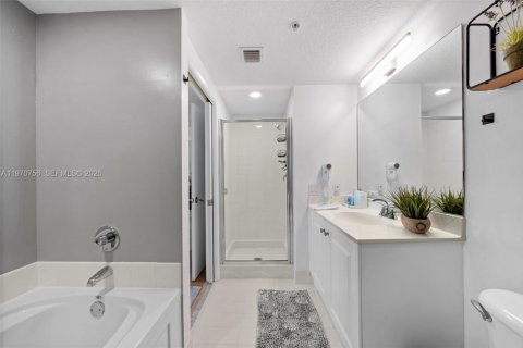 Condominio en venta en Sunny Isles Beach, Florida, 2 dormitorios, 116.59 m2 № 2031128 - foto 5