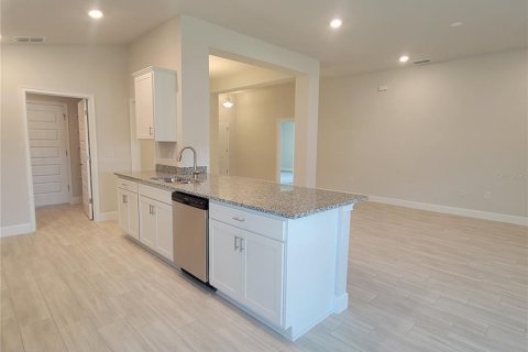 Casa en venta en Dade City, Florida, 3 dormitorios, 181.62 m2 № 1786260 - foto 11